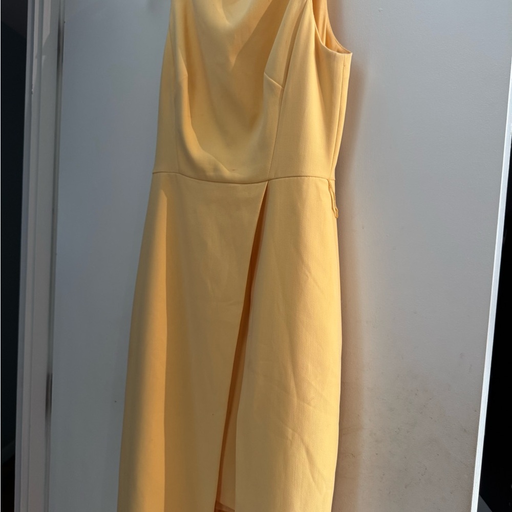 Elegant Yellow Sleeveless Dress
